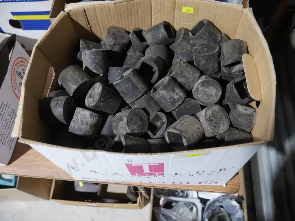 Rubber end caps Image 1++