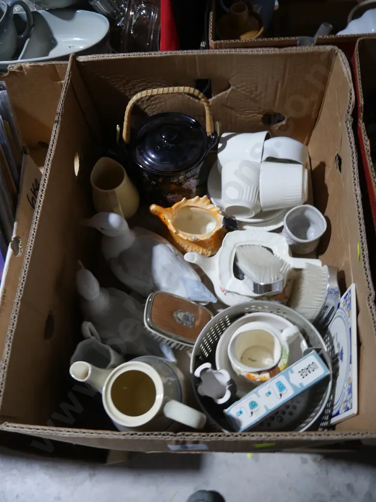 Ceramic seagulls, tea pots etc Image 1++