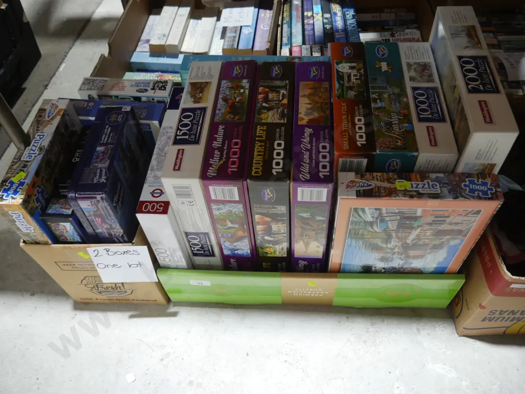 2 boxes of jigsaw puzzles Image 1++