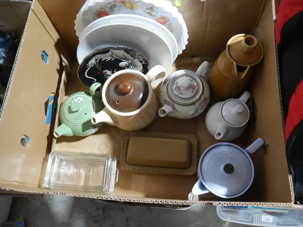Teapots etc Image 1++