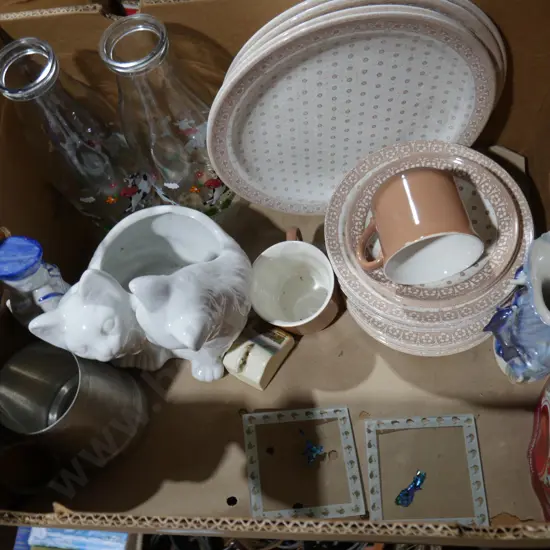 Crown Lynn dinnerware, milk bottles etc