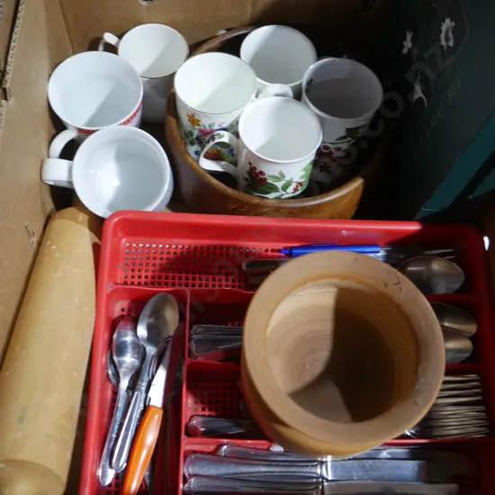 4 boxes of china, ornaments, glassware etc