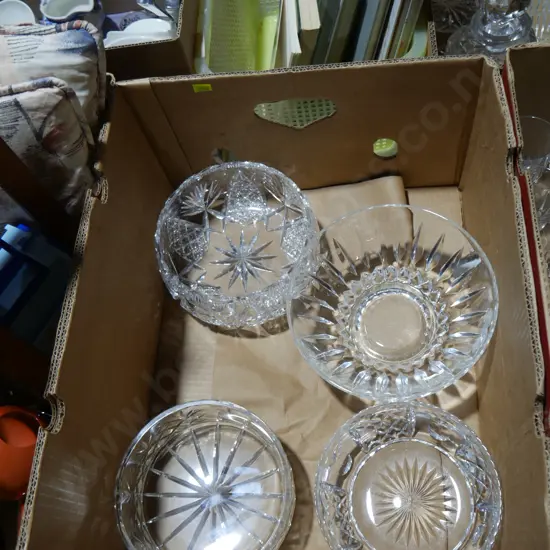 4 crystal bowls