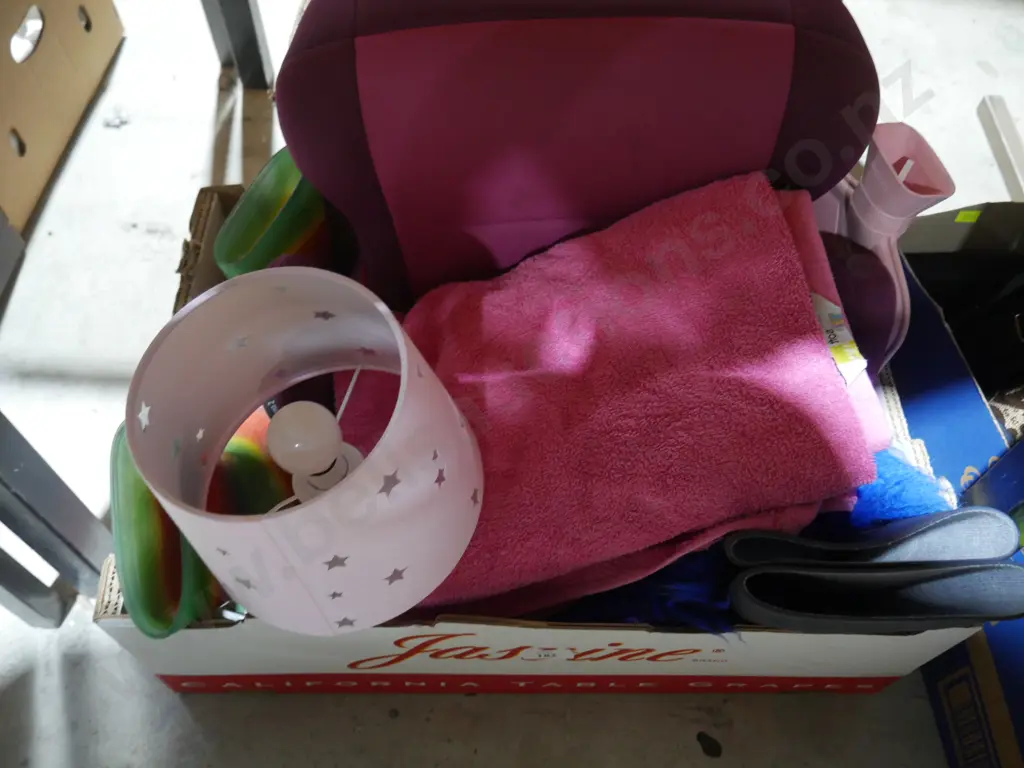 Towels, gumboots etc Image 1++