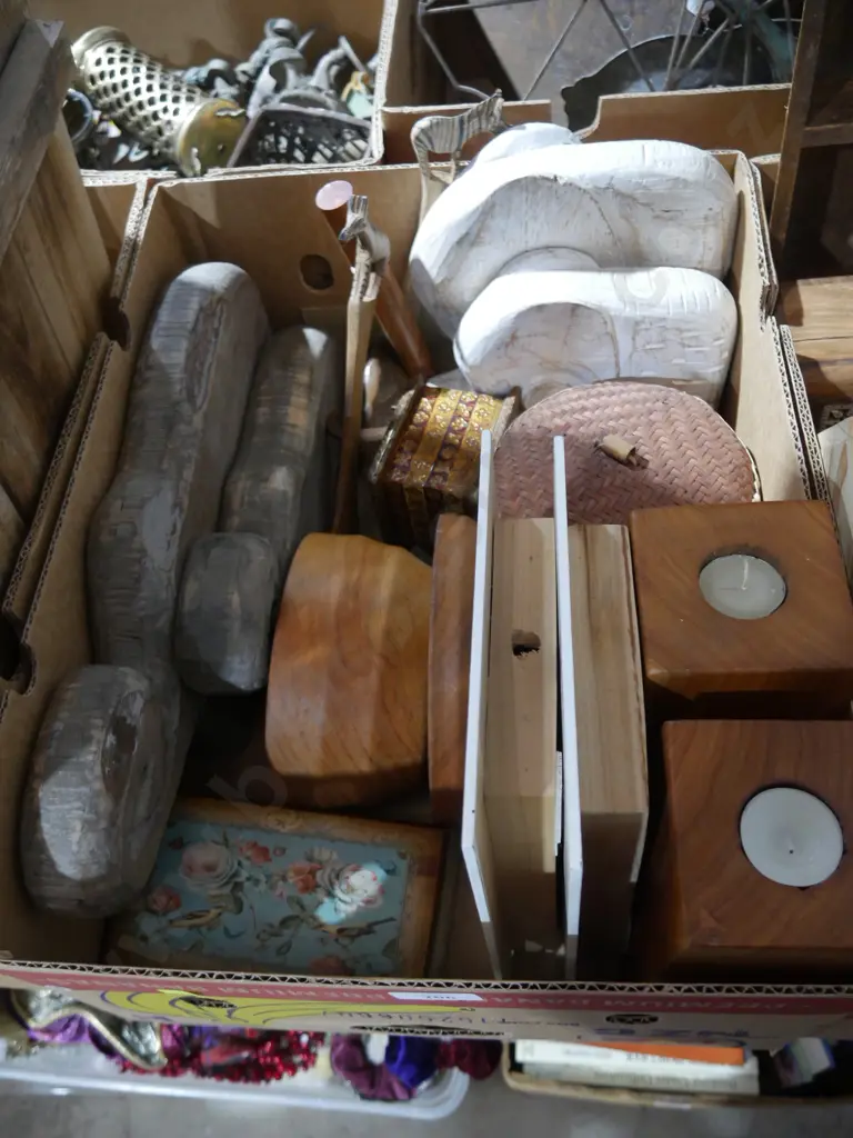 Wooden elephants etc Image 1++