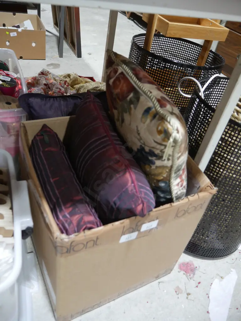 Cushions Image 1++