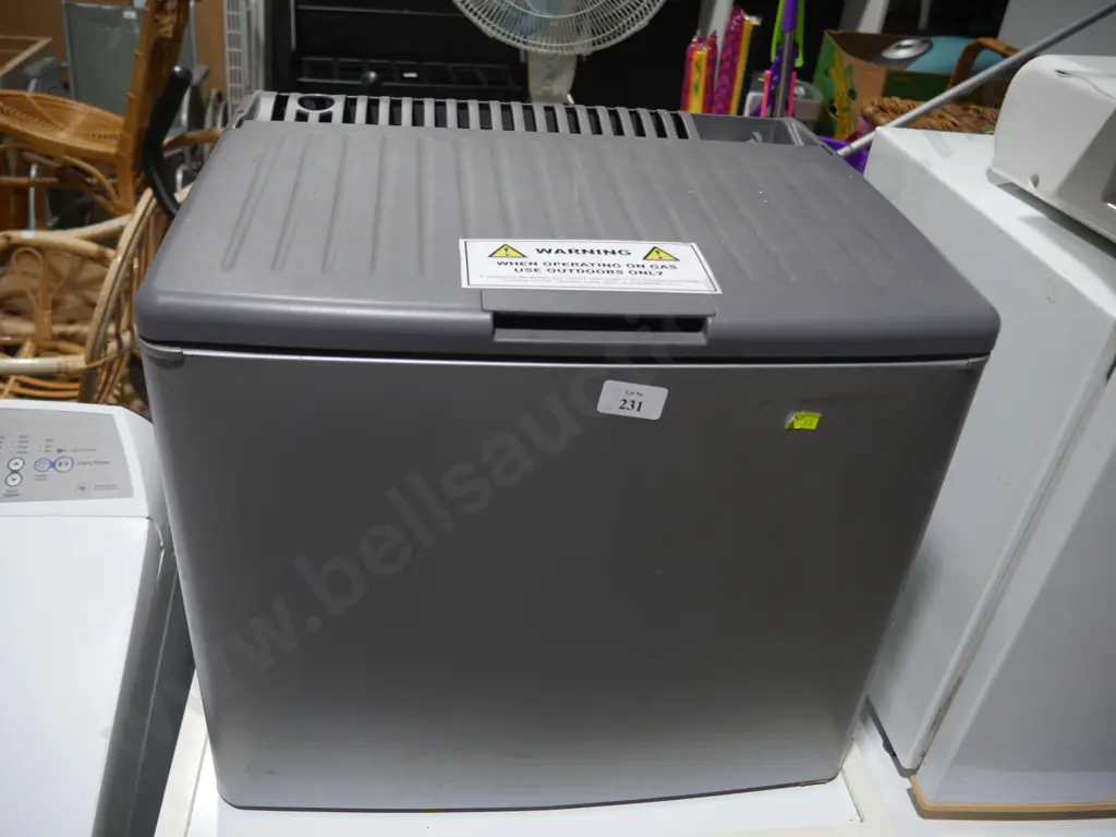 Portable cooler Image 1++