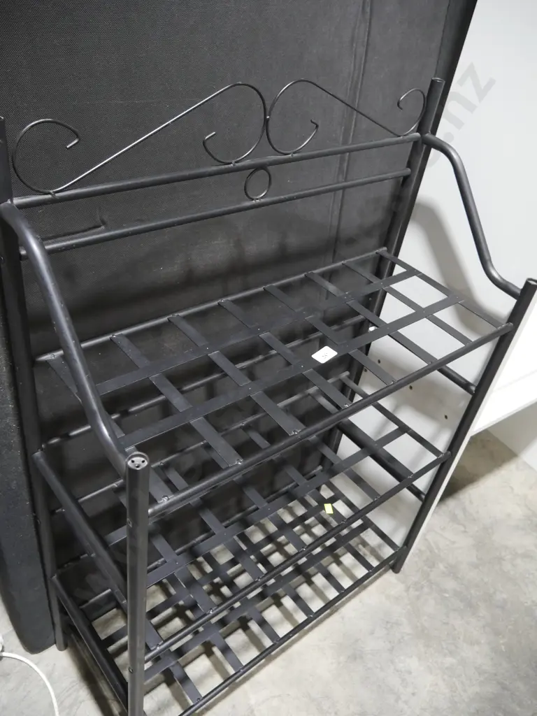 Metal shelf Image 1++