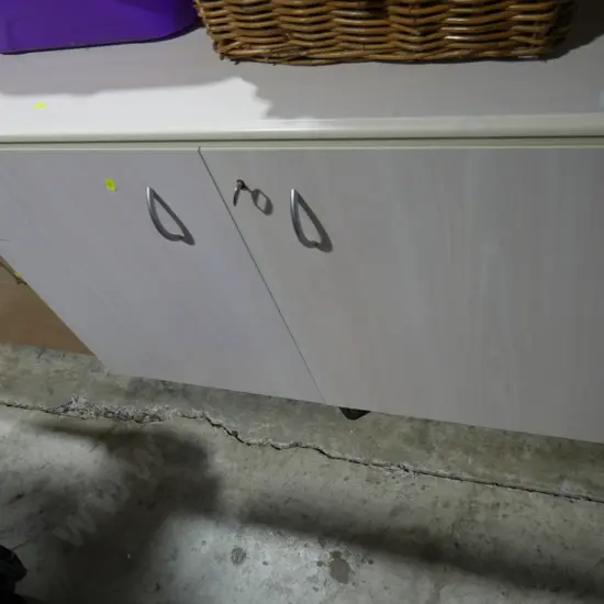 Sewing cabinet