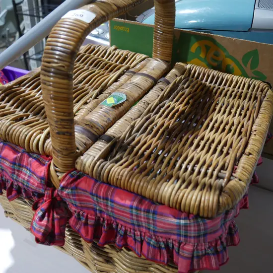Picnic basket set