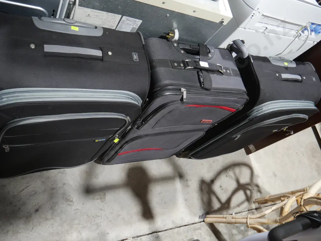 3 suitcases Image 1++
