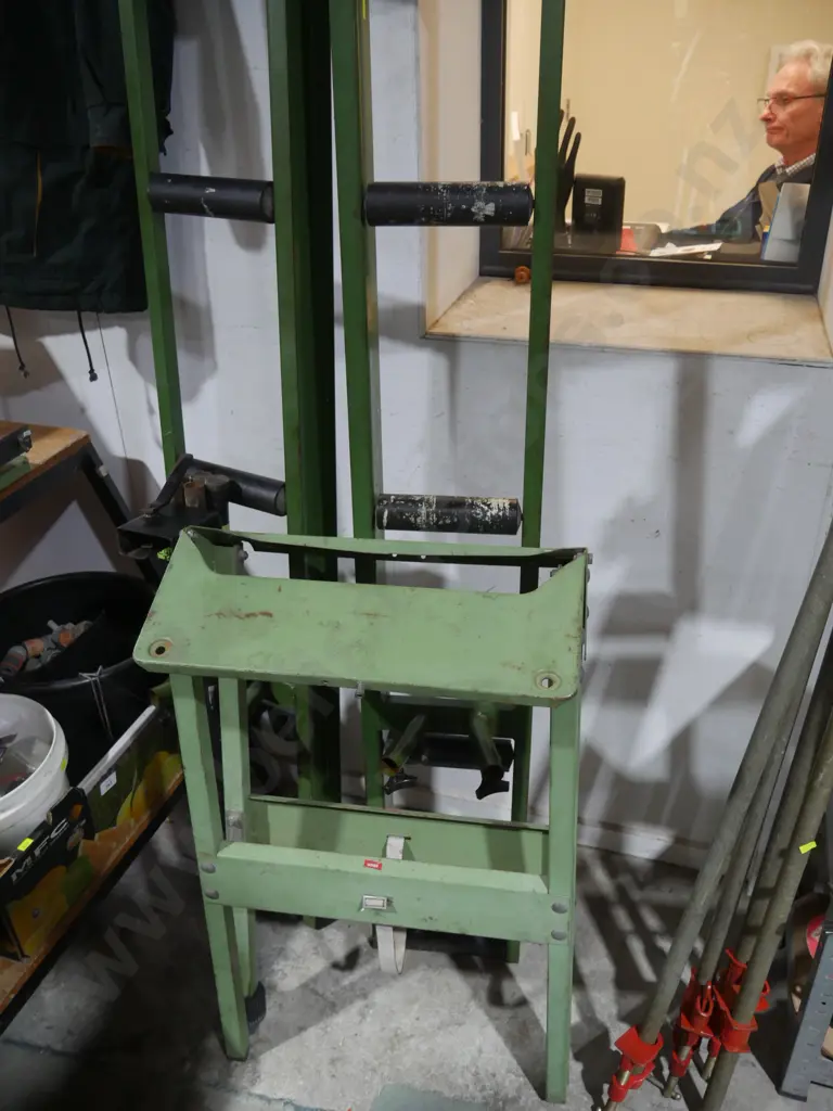 Sliding compound mitre saw, table and roller conveyors Image 1++