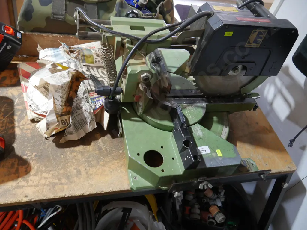 Sliding compound mitre saw, table and roller conveyors Image 1++