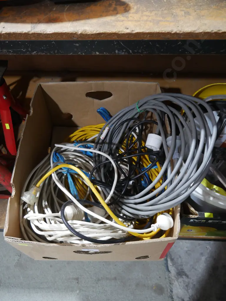 Extension leads Image 1++