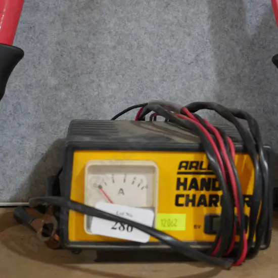 Arlec battery charger