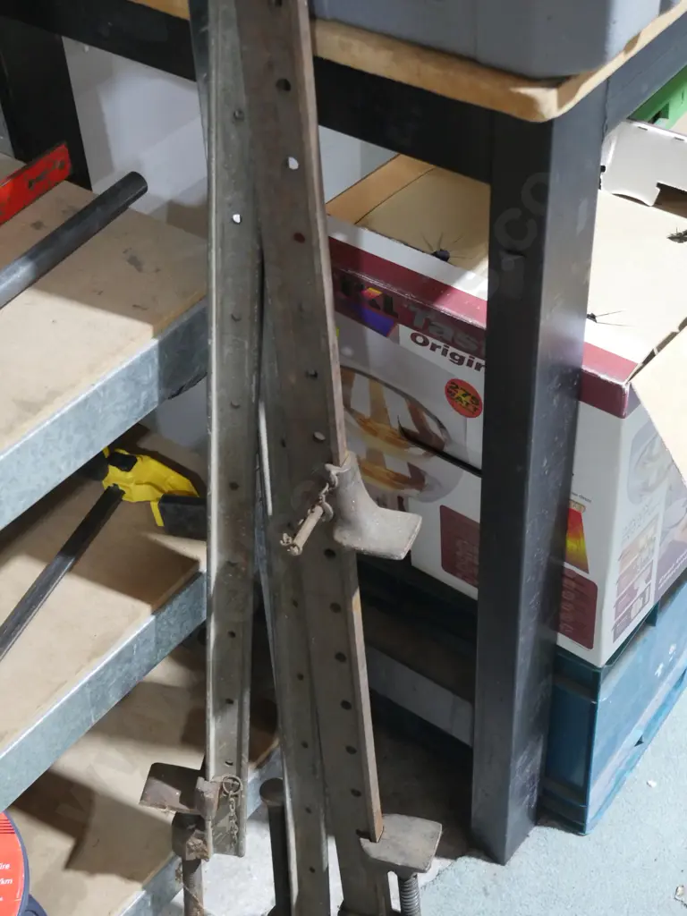 3 sash clamps Image 1++