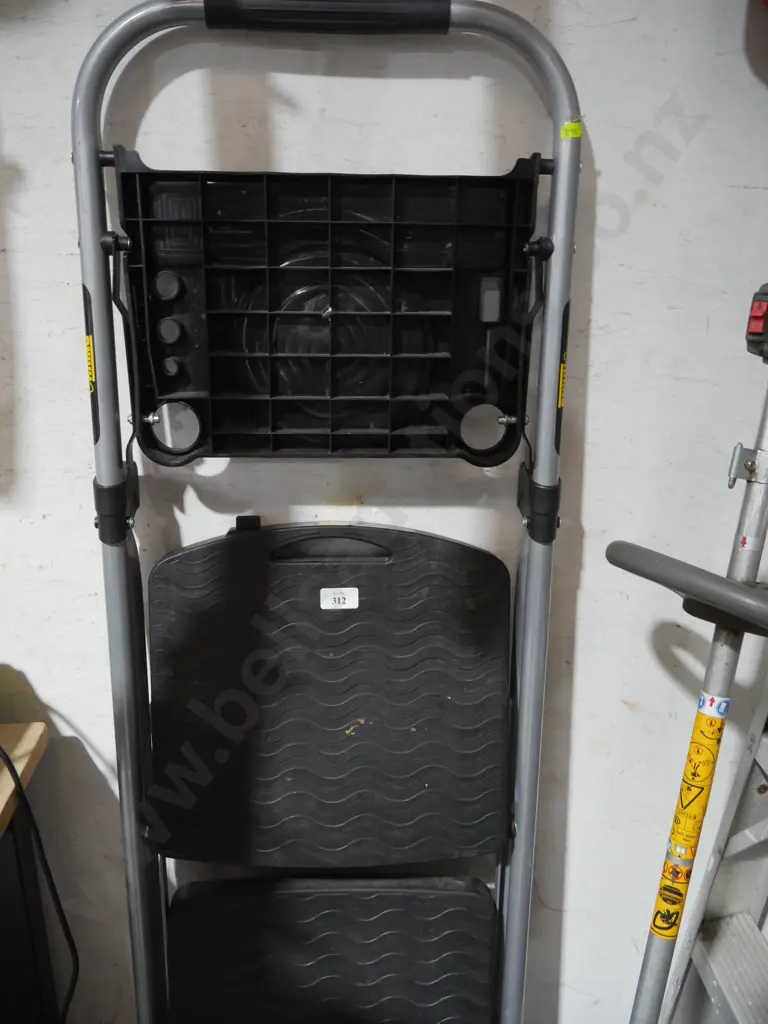 Rhino step ladder Image 1++