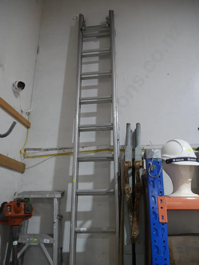 Extension ladder Image 1++