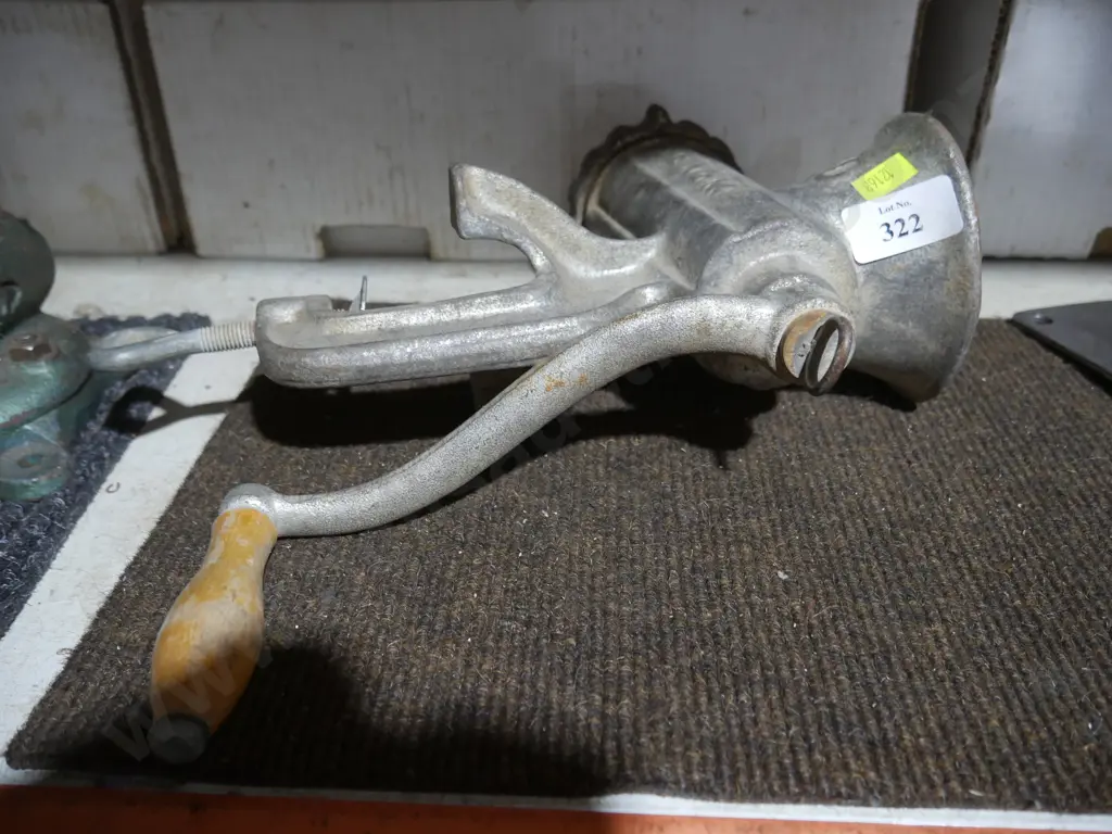 Large mincer Image 1++