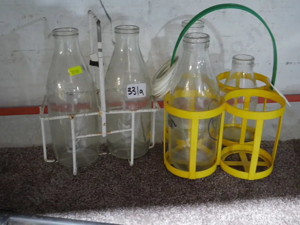 Milk bottle carriers & bottles Image 1++