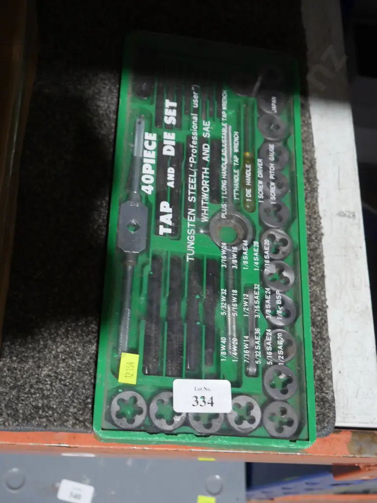 Tap and die set Image 1++