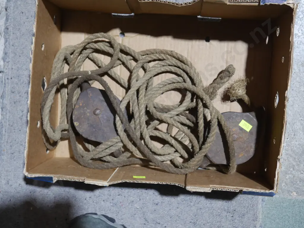 Rope and pulleys Image 1++