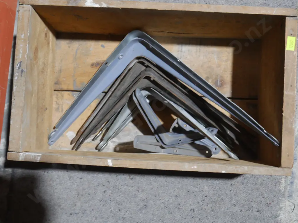 Shelf brackets Image 1++