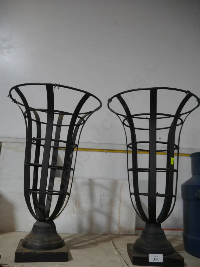 Two metal vases Image 1++