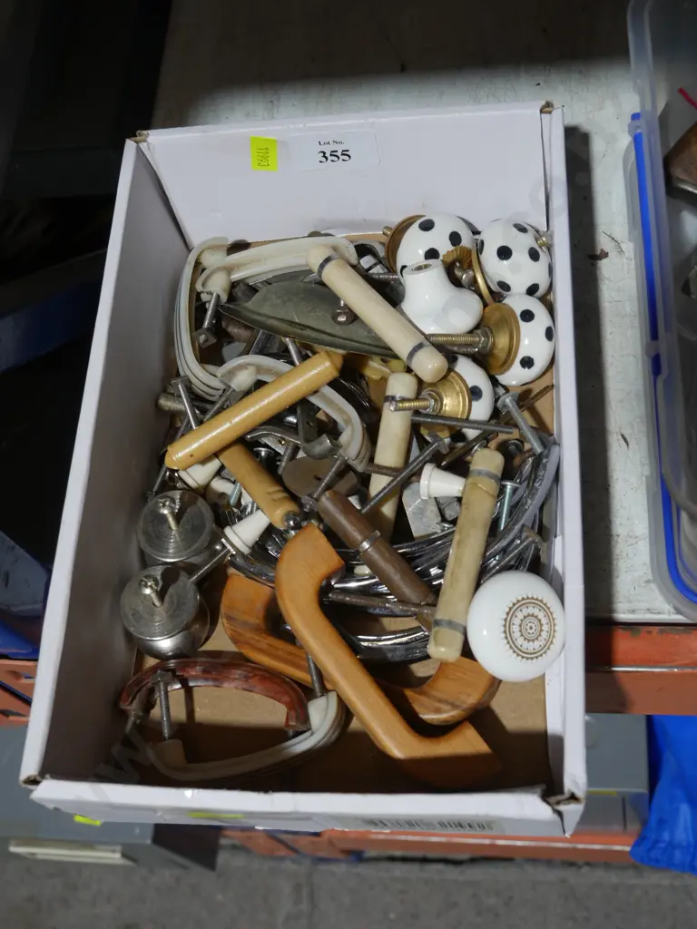 Assorted draw handles Image 1++