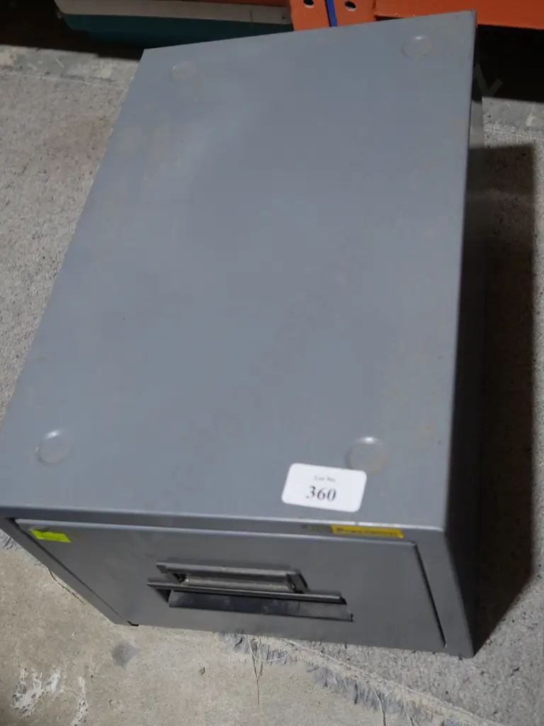 Metal filing drawers Image 1++