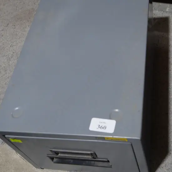Metal filing drawers