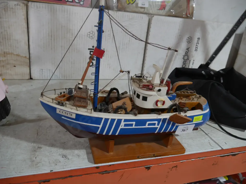 Model boat Image 1++