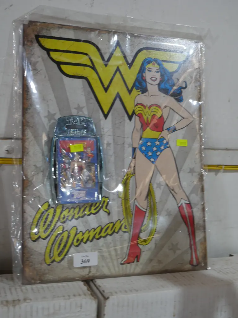 Wonder woman sign Image 1++