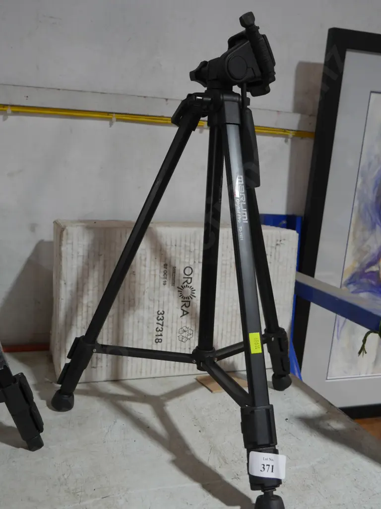 Tripod Image 1++
