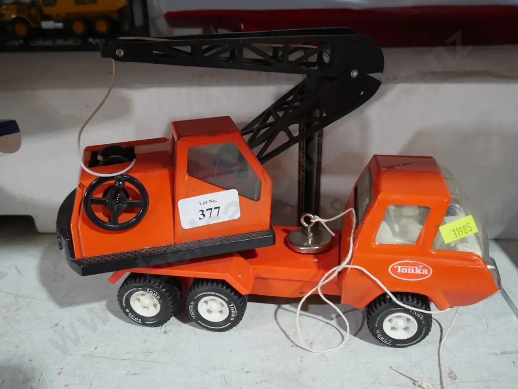 Tonka crane boom truck Image 1++