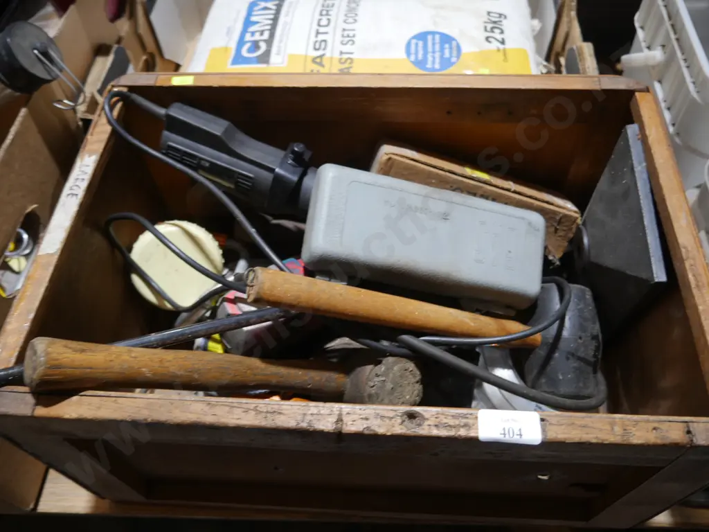 Assorted workshop sundries Image 1++