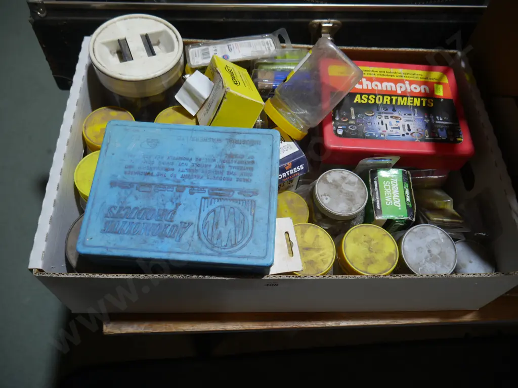 Assorted screws etc Image 1++
