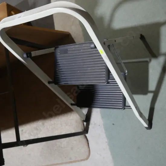 Step ladder