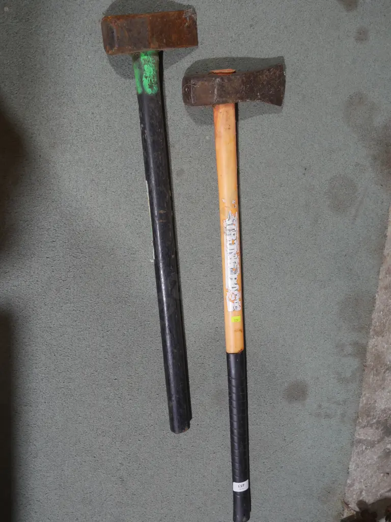 Two log splitters Image 1++