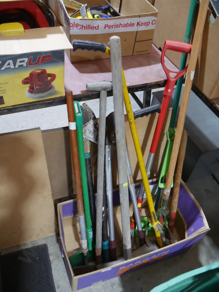 Assorted garden tools etc Image 1++