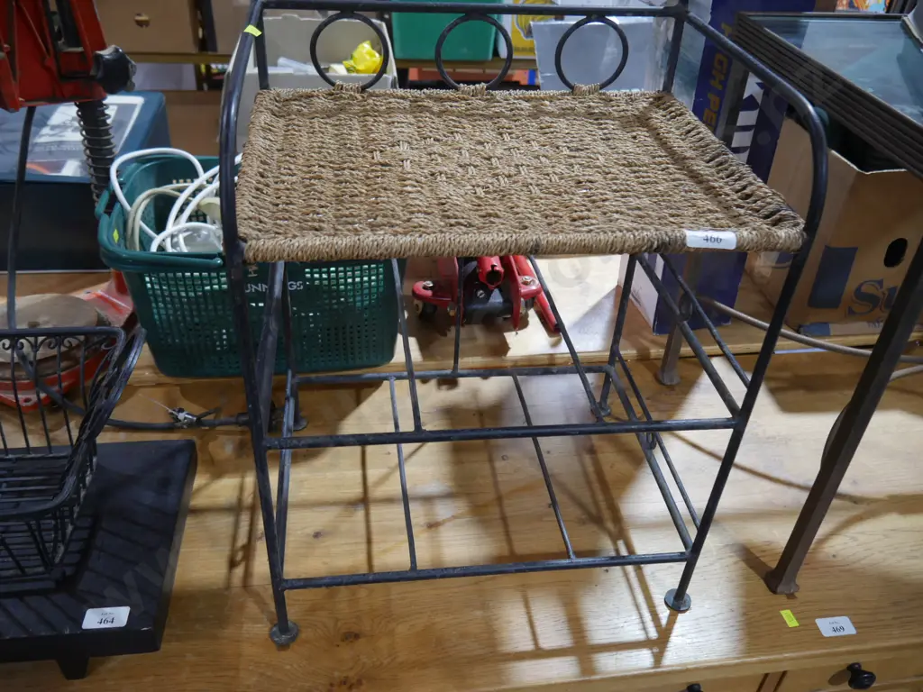 Wicker top side table Image 1++