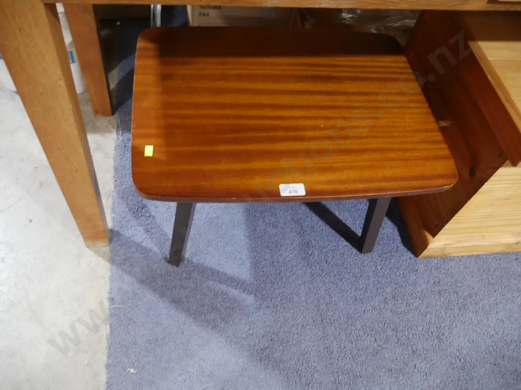 Side table Image 1++