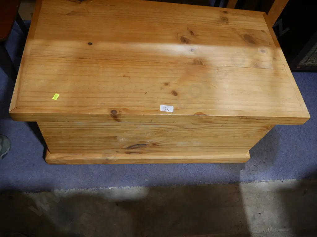 Wooden trunk Image 1++