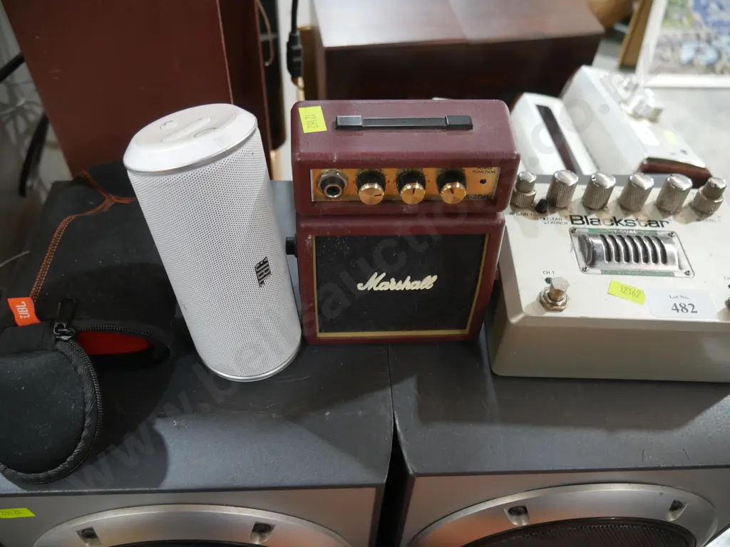 Micro guitar amplifier, distortion pedal etc Image 1++