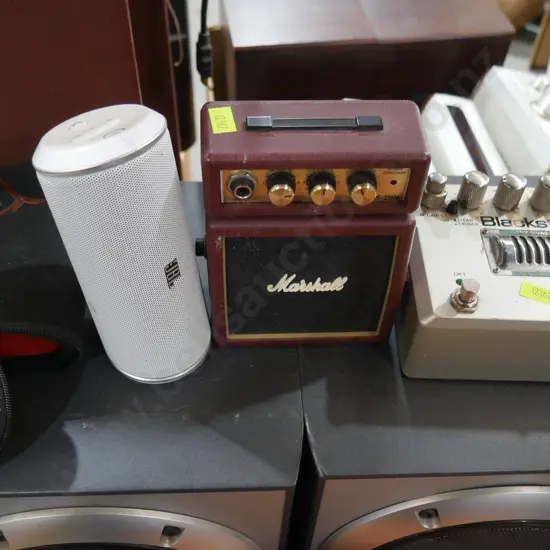 Micro guitar amplifier, distortion pedal etc