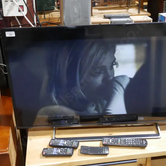 Panasonic 40in smart TV