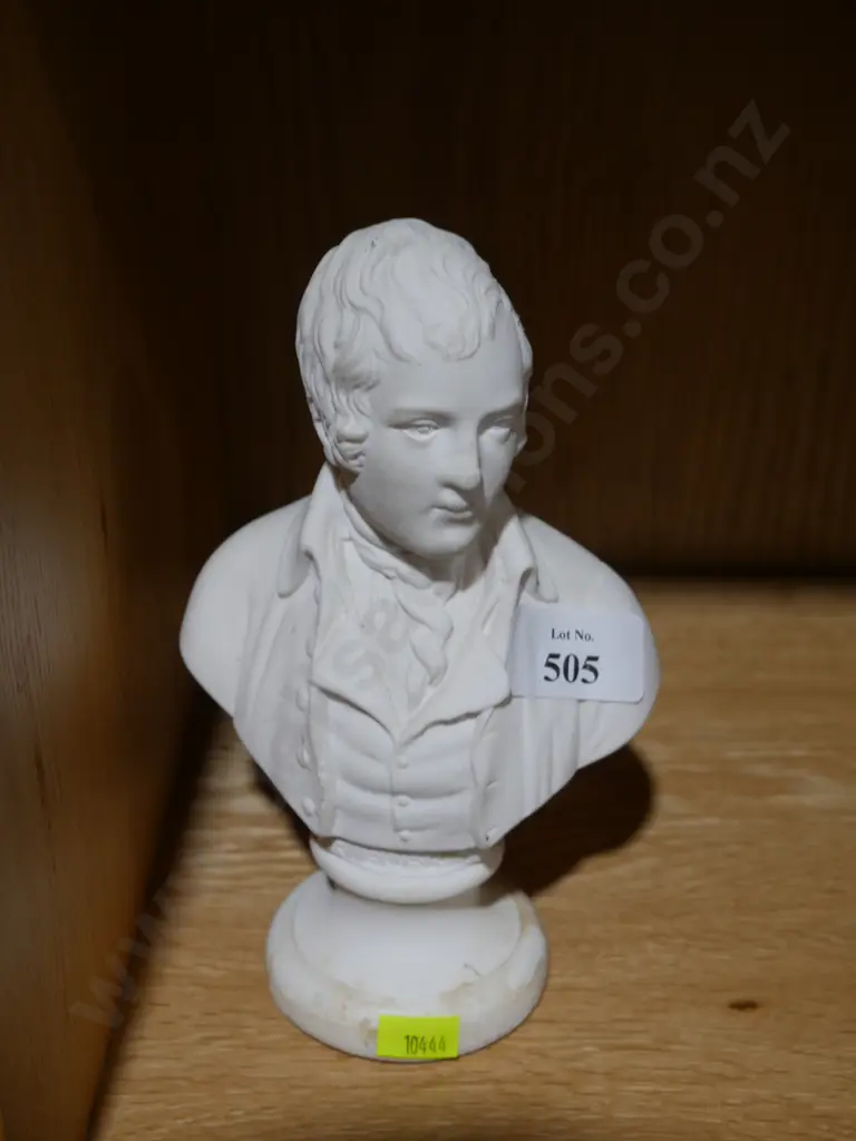 Bust sculpture Image 1++