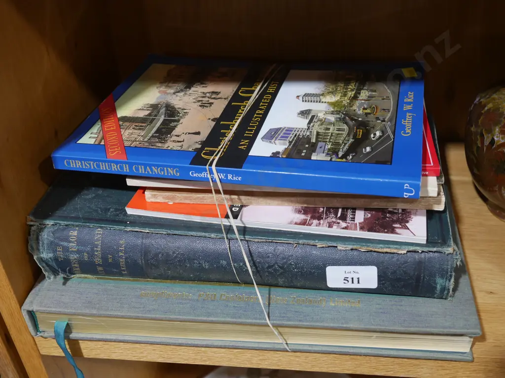 New Zealand books Image 1++