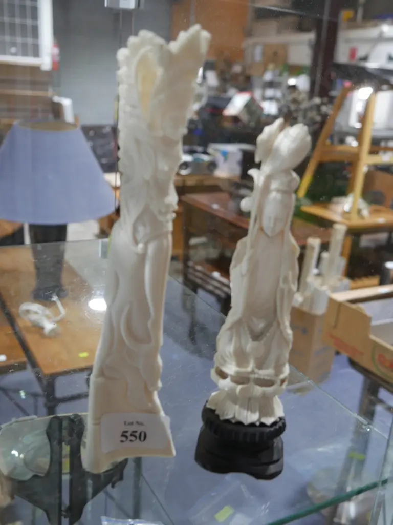Two carved figurines Image 1++