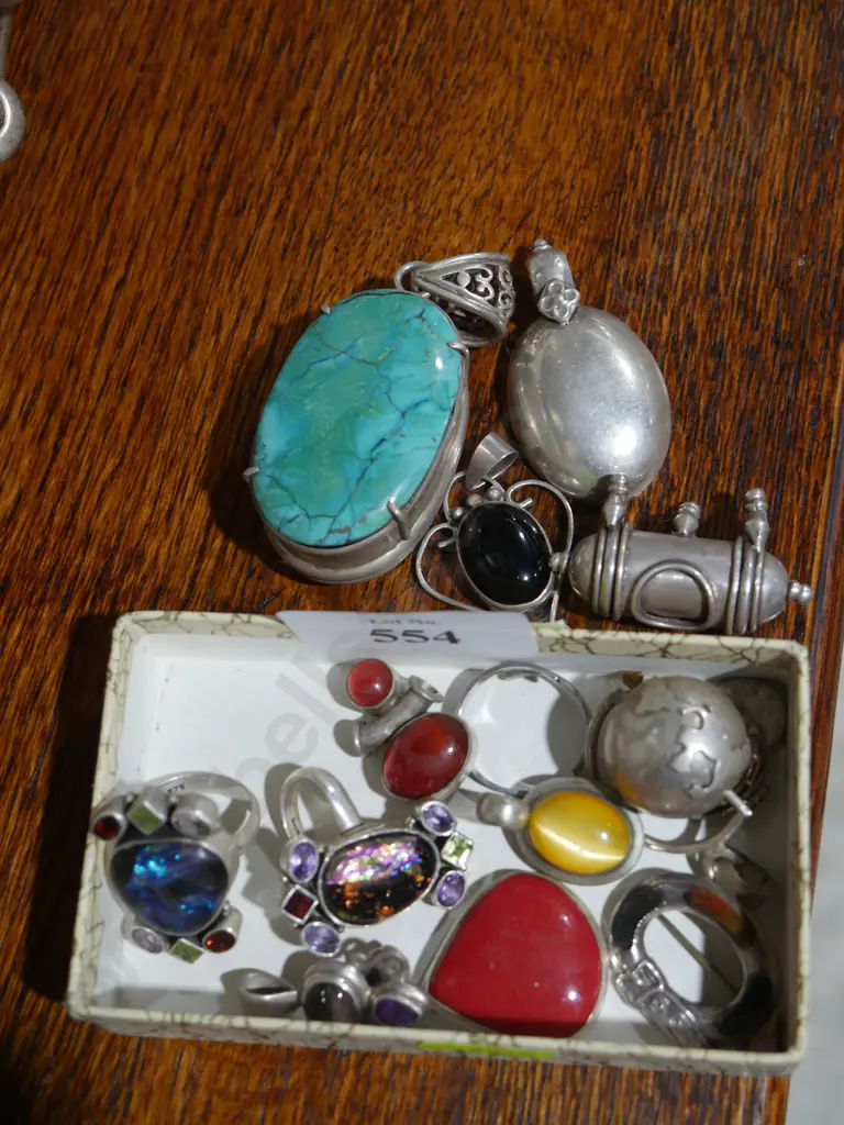 Assorted silver items Image 1++